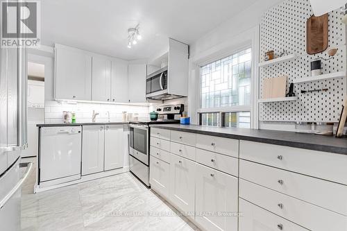 111 Jones Avenue, Toronto, ON - Indoor Photo Showing Kitchen