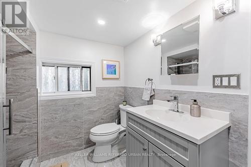 111 Jones Avenue, Toronto, ON - Indoor Photo Showing Bathroom