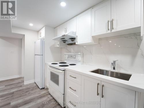 138 Fawcett Trail, Toronto, ON - Indoor Photo Showing Kitchen