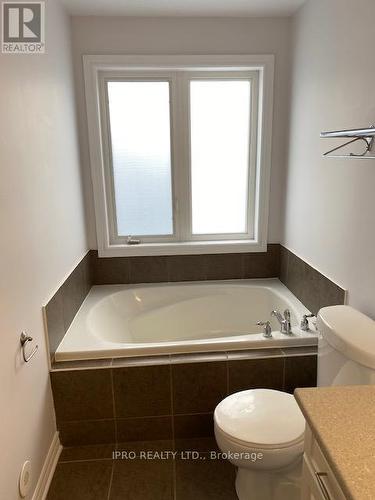 1736 Maple Grove Road, Stittsville - Munster - Richmond, ON - Indoor Photo Showing Bathroom