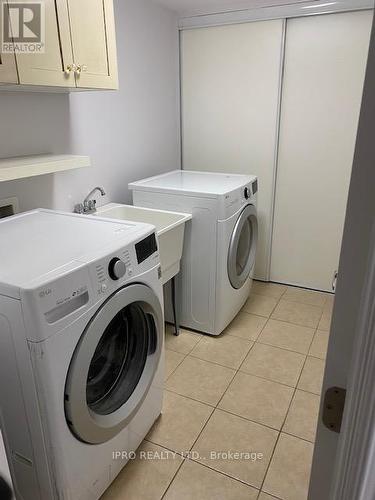 1736 Maple Grove Road, Stittsville - Munster - Richmond, ON - Indoor Photo Showing Laundry Room