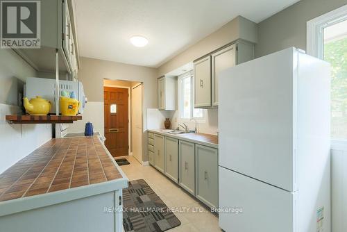 25 Marksam Road, Guelph, ON - Indoor Photo Showing Kitchen With Double Sink