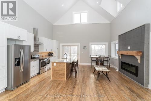 17 Deerhurst/Hghlds Drive, Huntsville, ON - Indoor Photo Showing Kitchen