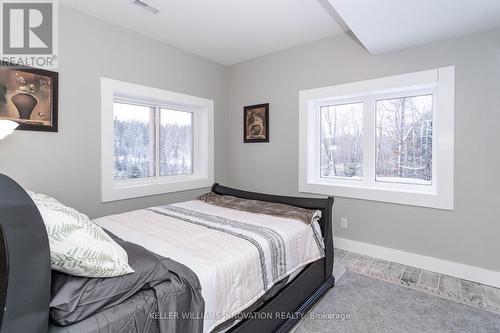 17 Deerhurst/Hghlds Drive, Huntsville, ON - Indoor Photo Showing Bedroom