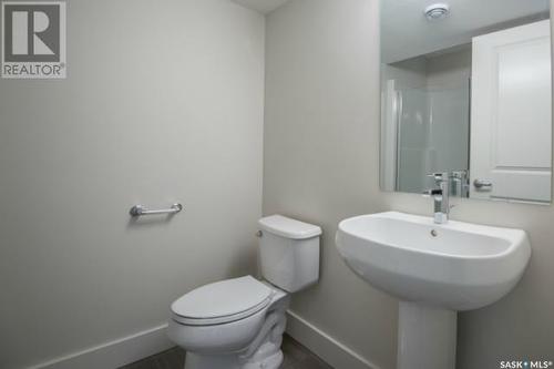 609 701 Meadows Boulevard, Saskatoon, SK - Indoor Photo Showing Bathroom