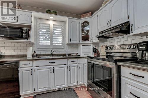 24 Cavanaugh Crescent, St. Thomas, ON - Indoor Photo Showing Kitchen With Double Sink