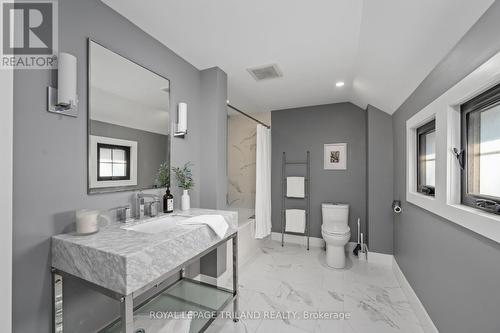 242 Hastings Street, North Middlesex (Parkhill), ON - Indoor Photo Showing Bathroom