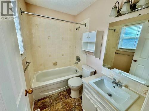 3155 Gordon Drive Unit# 106, Kelowna, BC - Indoor Photo Showing Bathroom