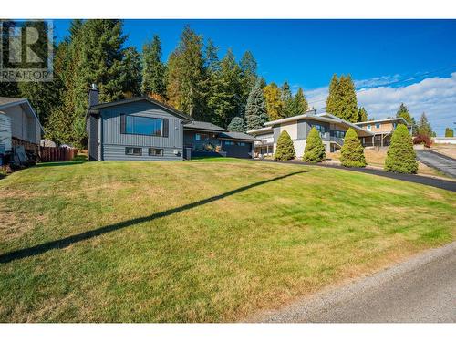 2138 Crestview  Crescent, Castlegar, BC - Outdoor