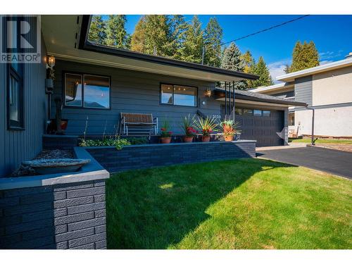 2138 Crestview  Crescent, Castlegar, BC - Outdoor