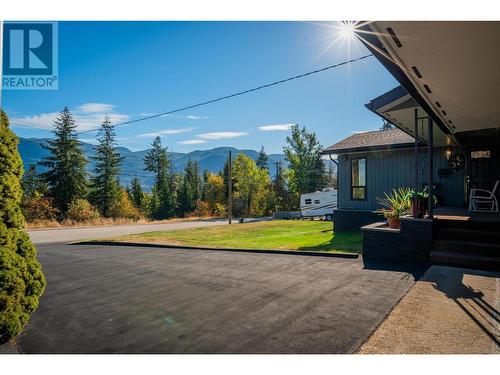 2138 Crestview  Crescent, Castlegar, BC - Outdoor