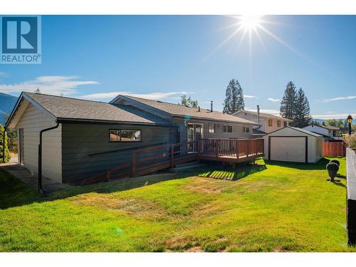 2138 Crestview  Crescent, Castlegar, BC - Outdoor