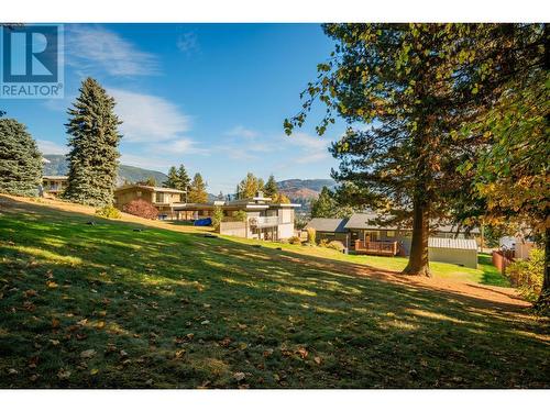 2138 Crestview  Crescent, Castlegar, BC - Outdoor