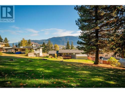 2138 Crestview  Crescent, Castlegar, BC - Outdoor