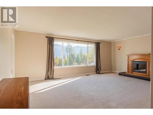 2138 Crestview  Crescent, Castlegar, BC - Indoor With Fireplace