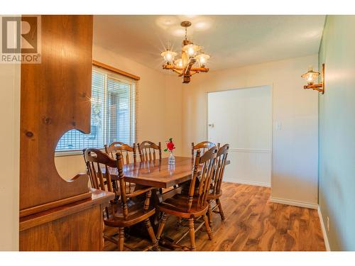 2138 Crestview  Crescent, Castlegar, BC - Indoor Photo Showing Dining Room