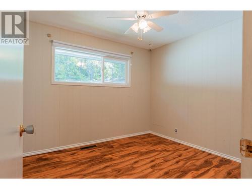 2138 Crestview  Crescent, Castlegar, BC - Indoor Photo Showing Other Room