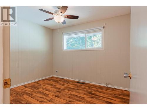 2138 Crestview  Crescent, Castlegar, BC - Indoor Photo Showing Other Room