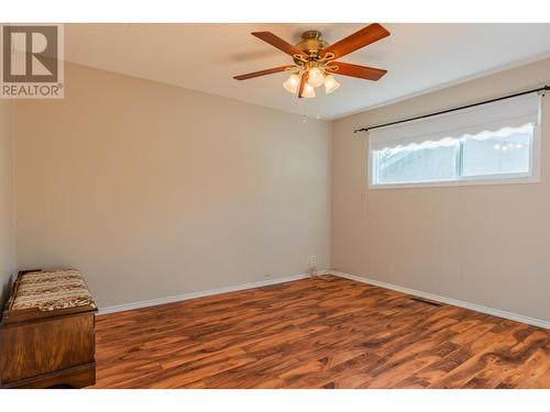 2138 Crestview  Crescent, Castlegar, BC - Indoor Photo Showing Other Room