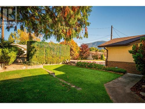 804 28Th  Street, Castlegar, BC - Outdoor