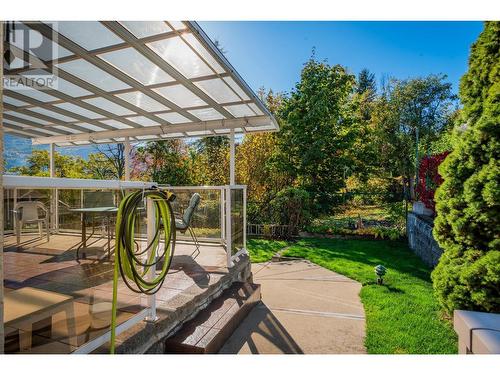 804 28Th  Street, Castlegar, BC - Outdoor