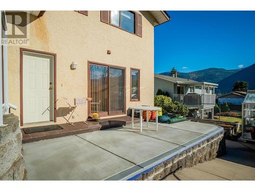 804 28Th  Street, Castlegar, BC - Outdoor With Deck Patio Veranda With Exterior