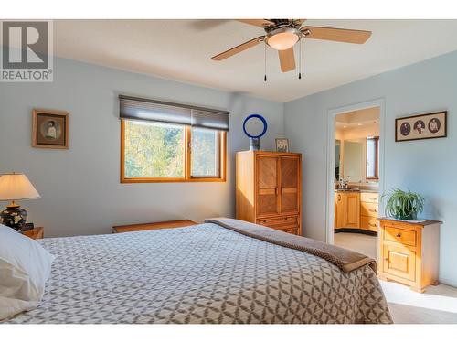 804 28Th  Street, Castlegar, BC - Indoor Photo Showing Bedroom