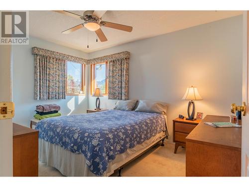 804 28Th  Street, Castlegar, BC - Indoor Photo Showing Bedroom