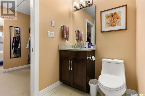 103 2300 Broad Street, Regina, SK - Indoor Photo Showing Bathroom