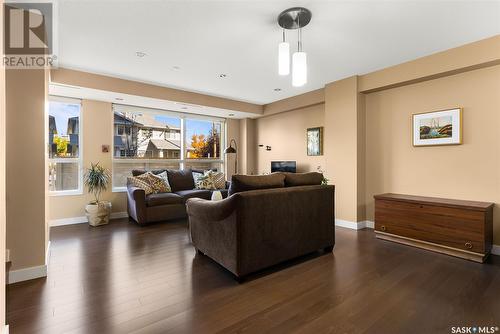 103 2300 Broad Street, Regina, SK - Indoor Photo Showing Living Room