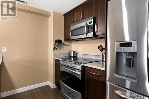 103 2300 Broad Street, Regina, SK - Indoor Photo Showing Kitchen