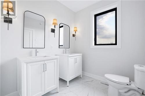 3773 River Road, Renfrew, ON - Indoor Photo Showing Bathroom