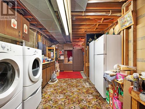 8609 Kalview Drive, Coldstream, BC - Indoor Photo Showing Laundry Room