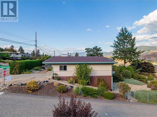 8609 Kalview Drive, Coldstream, BC - Outdoor