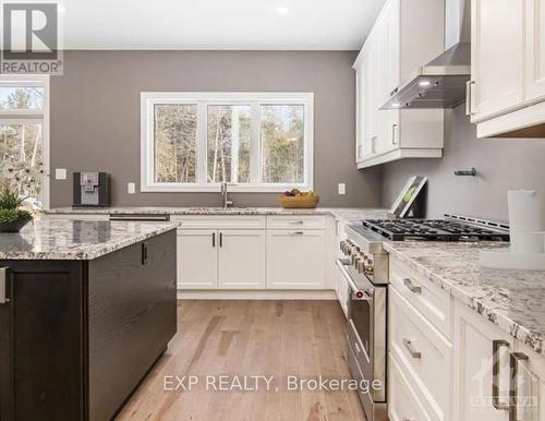 1971 Hawker, Ottawa, ON - Indoor Photo Showing Kitchen With Upgraded Kitchen