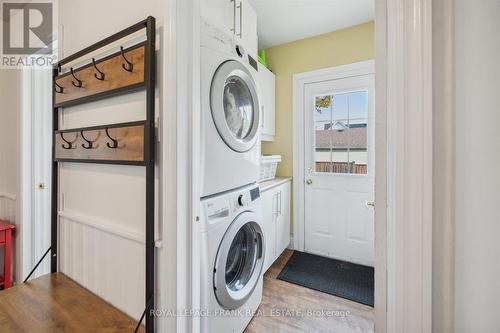 210 Brock Street W, Uxbridge, ON - Indoor Photo Showing Laundry Room