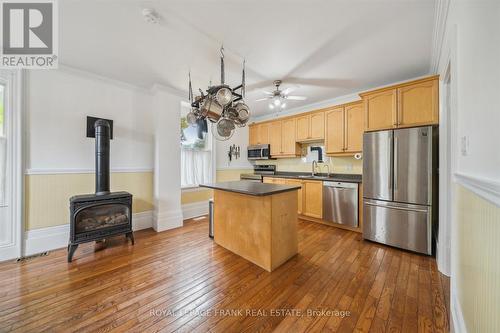 210 Brock Street W, Uxbridge, ON - Indoor Photo Showing Kitchen