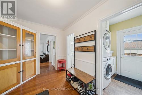 210 Brock Street W, Uxbridge, ON - Indoor Photo Showing Laundry Room