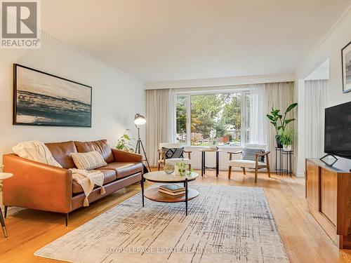 40 Dukinfield Crescent, Toronto, ON - Indoor Photo Showing Living Room