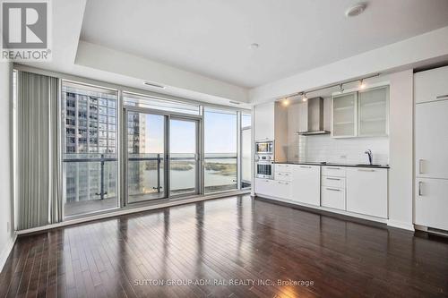 4704 - 14 York Street, Toronto, ON - Indoor Photo Showing Kitchen