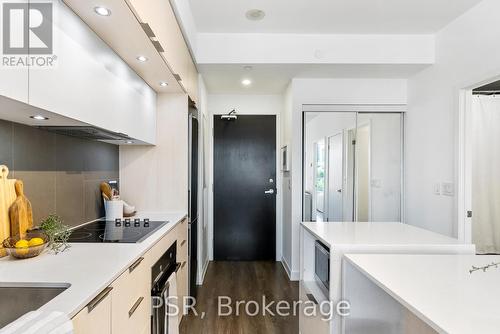 710 - 55 Regent Park Boulevard, Toronto, ON - Indoor Photo Showing Kitchen