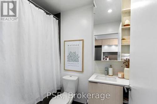 710 - 55 Regent Park Boulevard, Toronto, ON - Indoor Photo Showing Bathroom