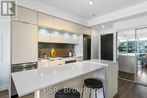 710 - 55 Regent Park Boulevard, Toronto, ON - Indoor Photo Showing Kitchen With Upgraded Kitchen