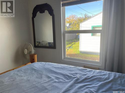 623 J Avenue S, Saskatoon, SK - Indoor Photo Showing Bedroom