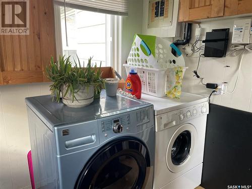 623 J Avenue S, Saskatoon, SK - Indoor Photo Showing Laundry Room