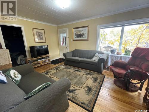 623 J Avenue S, Saskatoon, SK - Indoor Photo Showing Living Room