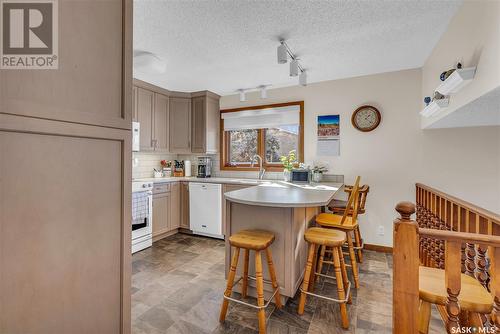 221 Riverbend Crescent, Battleford, SK - Indoor Photo Showing Kitchen