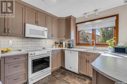 221 Riverbend Crescent, Battleford, SK - Indoor Photo Showing Kitchen