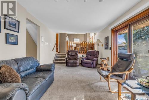 221 Riverbend Crescent, Battleford, SK - Indoor Photo Showing Living Room