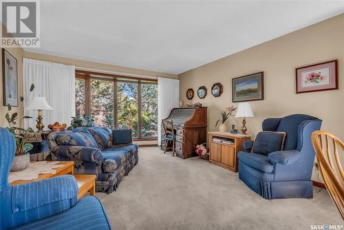 221 Riverbend Crescent, Battleford, SK - Indoor Photo Showing Living Room